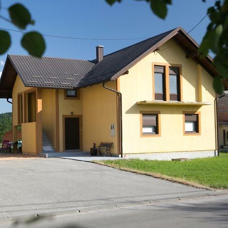 Apartman Lori Otočac Eksteriør bilde