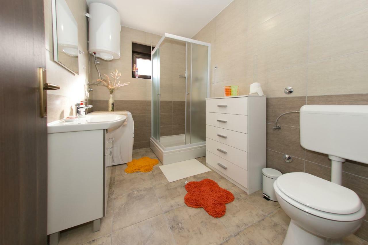 Apartman Lori Otočac Eksteriør bilde