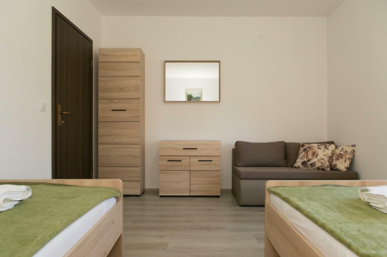 Apartman Lori Otočac Eksteriør bilde