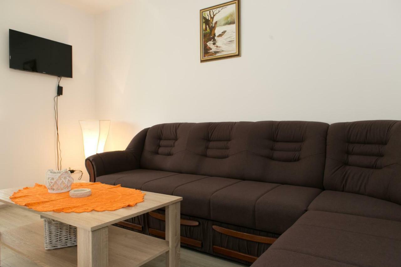 Apartman Lori Otočac Eksteriør bilde