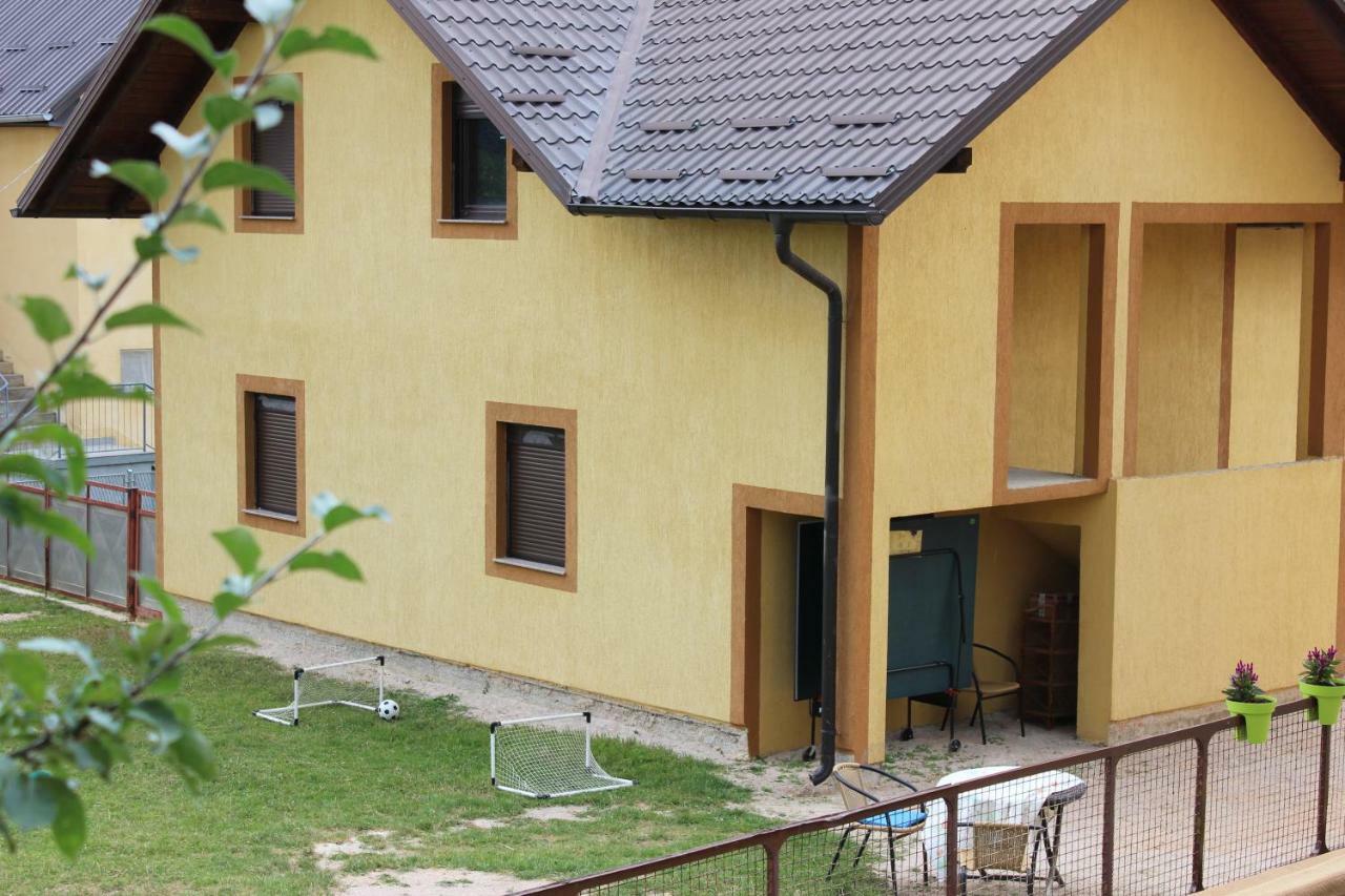 Apartman Lori Otočac Eksteriør bilde